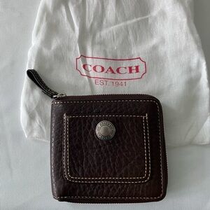 Vintage Coach Chocolate Brown Zip Pebble Leather Wallet Clean One Owner NWOT